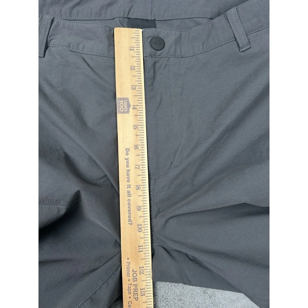 The North Face Men's Flat Front Short 2 Nylon Hiking  Lightweight Gray Mens 36